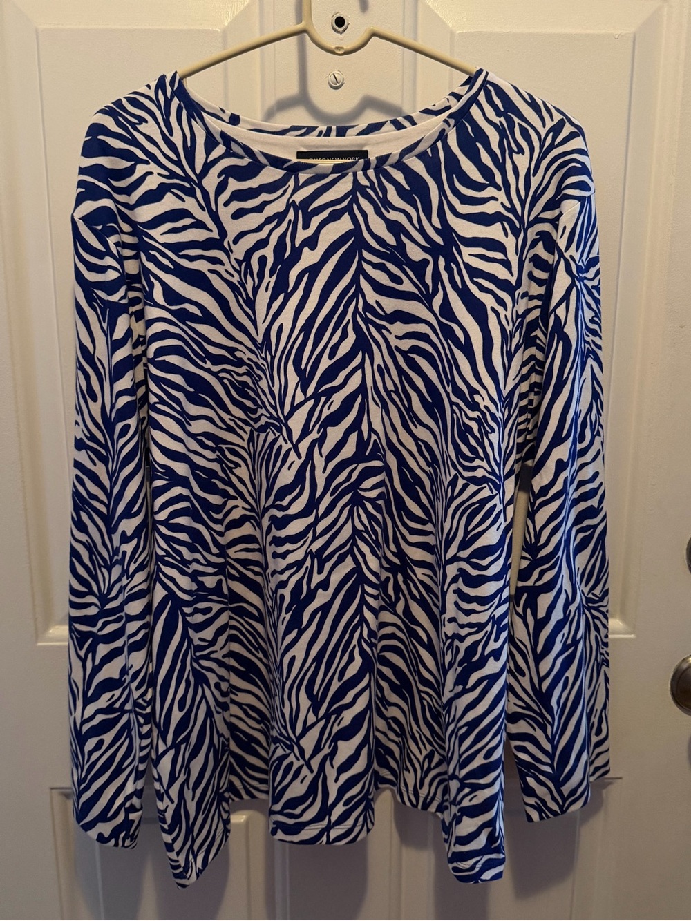 Jones New York Blue and White Zebra-Pattern Long Sleeve Top